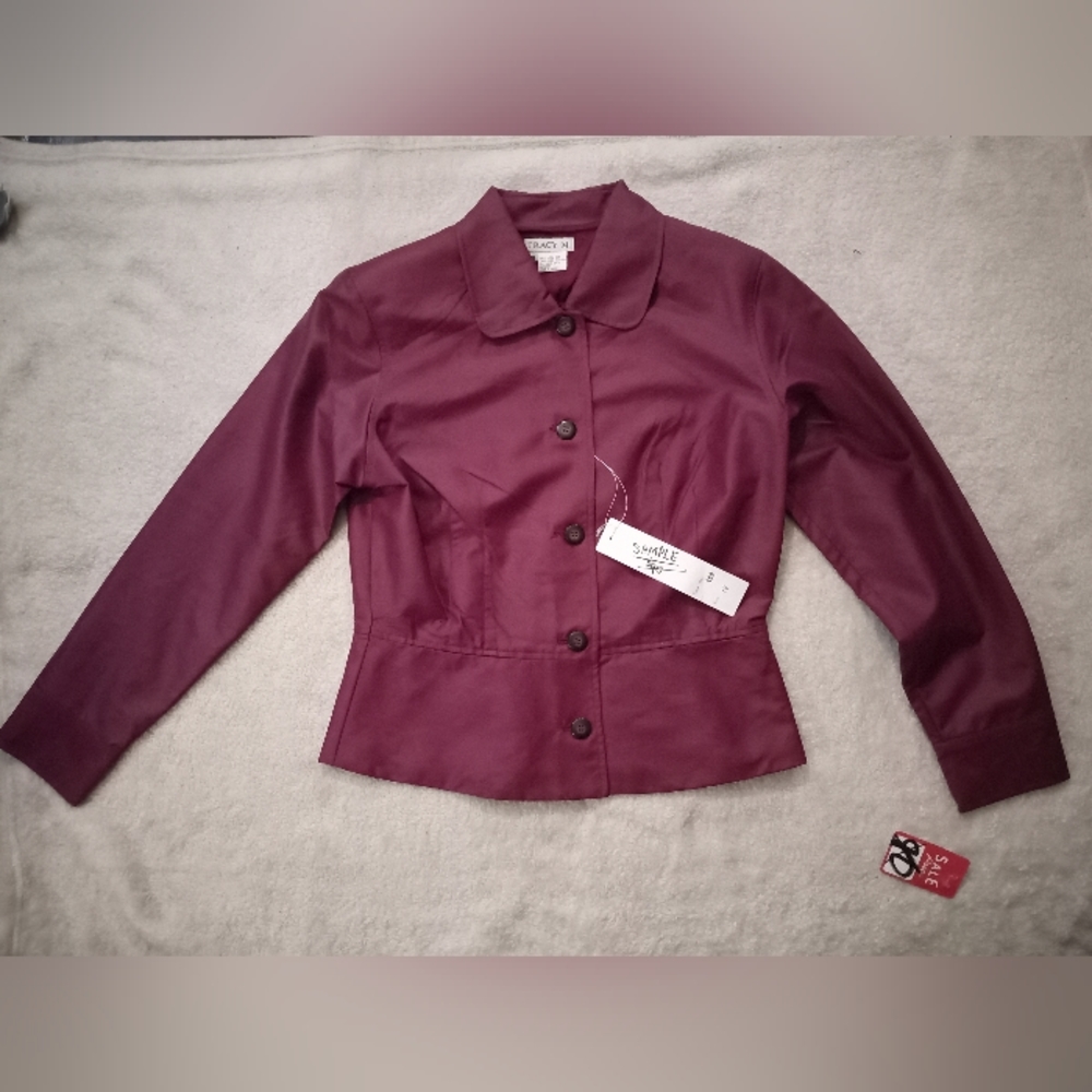 TRACY M. LADIES 100% SILK JACKET (BEAUTIFUL)
